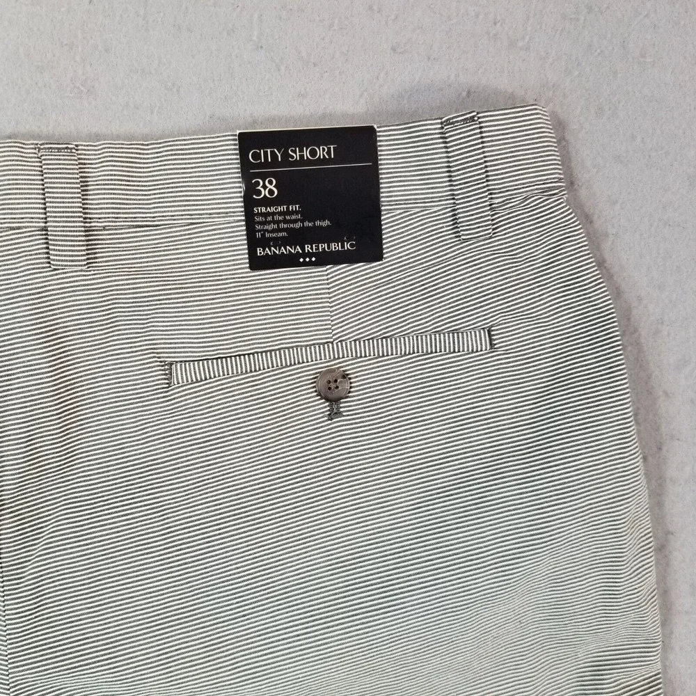 Banana Republic City short shorts men's 38 x 10 white striped cotton Bermuda NEW